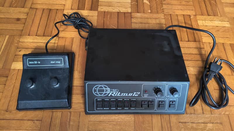 Eko Ritmo 12 (Italy, 1982) - Vintage Analog Drum Machine Rhythm Box with original footswitch image 1