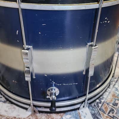 Ludwig Clubdate Spotlight 60's bass drum - Blue silver duco laquer-22x14 with Speedmaster pedal image 12