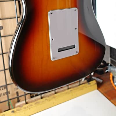 Fender Classic Series '70s Stratocaster with Rosewood Fretboard 2005 - 3-Color Sunburst - READ DESCRIPTION image 9