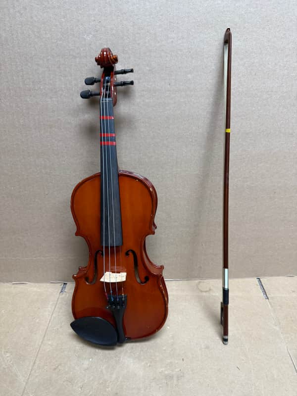 Franz Hoffmann Amadeus 1/4 Size Student Violin Outfit —c with Bow & Case image 1