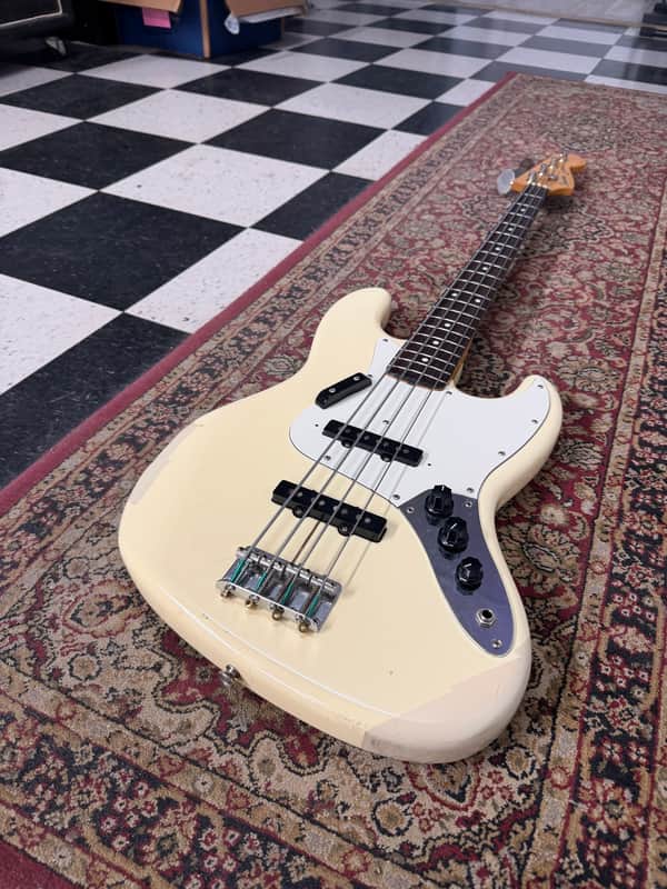 Squier Jazz Bass