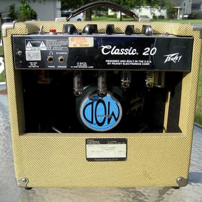 Peavey Classic 20 Guitar Amplifier image 3