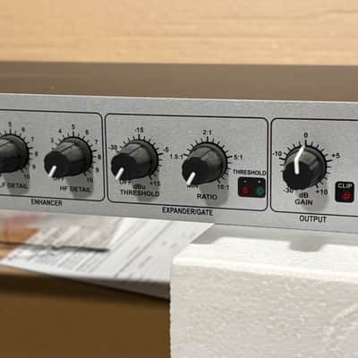 dbx 286s Microphone Preamp Processor 2010s - Silver image 5