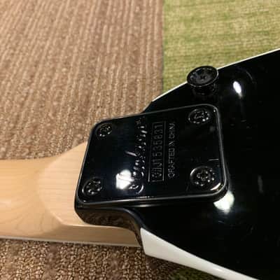 Jackson JS Series Rhoads RRV Black with White Bevels 6 String Thru image 21