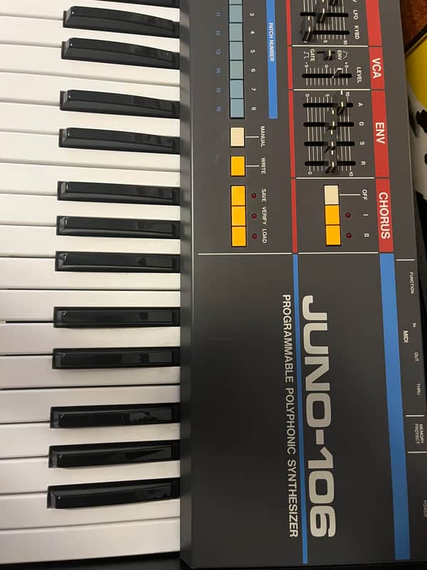 Roland Juno-106 61-Key Programmable Polyphonic Synthesizer 1984 - 1985 - Black image 1