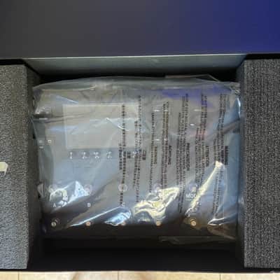 Line 6 Helix LT mint open box image 3