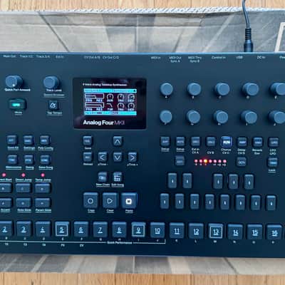 Elektron Analog Four MKII 4-Voice Tabletop Analog Synthesizer 2020 - Present - Black