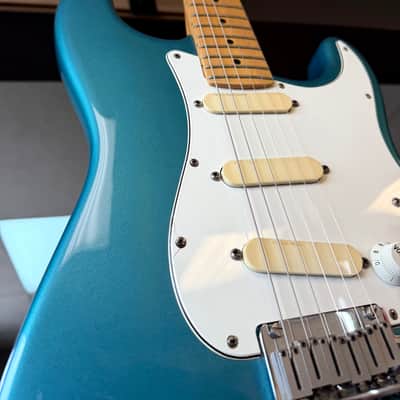 Fender Strat Plus with Maple Fretboard 1987 - 1998 - Lake Placid Blue image 6