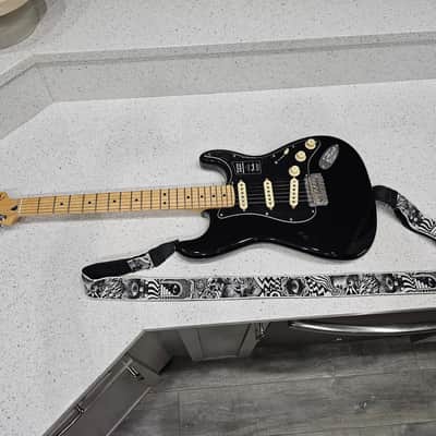 Fender Fender Player II Stratocaster Maple Fingerboard Limited-Edition Electric Guitar - Black 2018