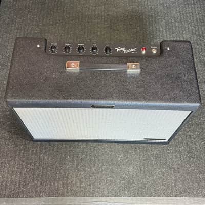 Fender "Tone Master F-12" 120v, 1000w guitar Amplifier image 4
