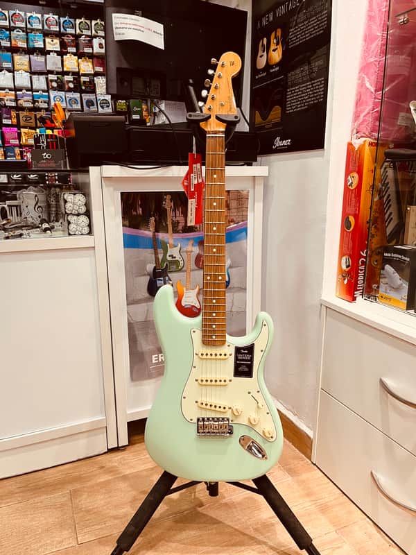 Fender Vintera '60s Stratocaster SF image 1