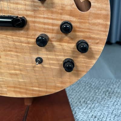 Carvin SH-575 Flame Maple image 4