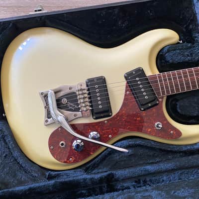 Mosrite The Ventures Model Super Custom '65 Pearl Vibramute Tremolo Japan OHSC MIJ image 1