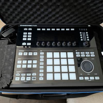 Native Instruments Maschine Studio Bild 1