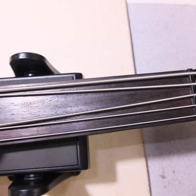 Samick Artist Fretless 5 string Black gloss image 8