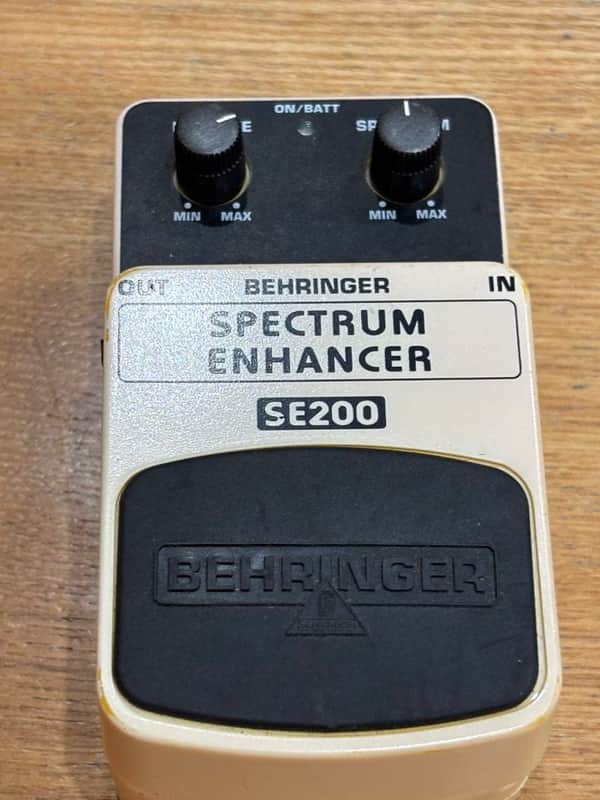 Behringer SE200