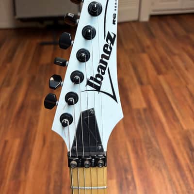 Ibanez RG450MB Modified with a DiMarzio Super Distortion in the bridge and a Air Norton in the Neck with Case image 11