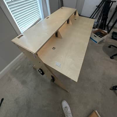Output Defi Platform Desk 2021 - Natural Wood image 3