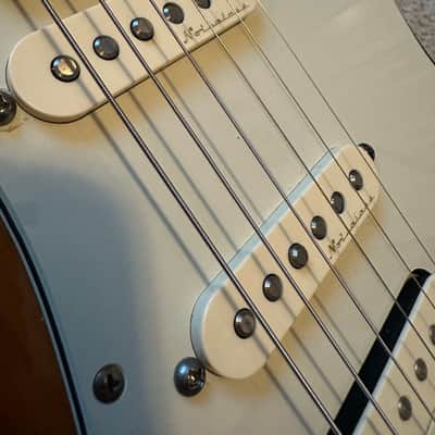 Fender American Deluxe Fat Stratocaster HSS with Rosewood Fretboard 1999 - 2003 3-Color Sunburst image 4