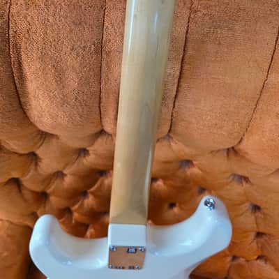 Fender Vintera '60s Stratocaster Modified with Pau Ferro Fretboard 2019 - 2023 - Olympic White image 8
