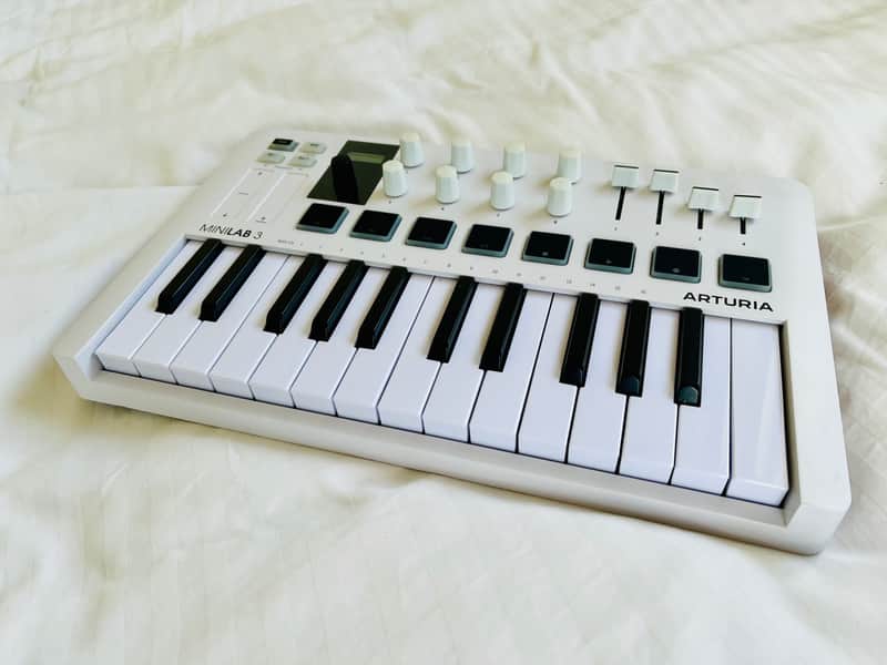 Arturia MiniLab 3 MIDI Keyboard Controller 25Keys and USB Pad image 1