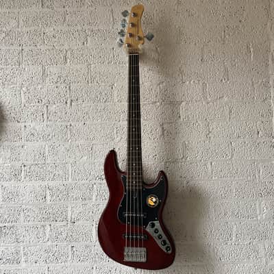 Sire Marcus Miller V3+ 5 – Active 5-String Bass – Mahogany Body image 3