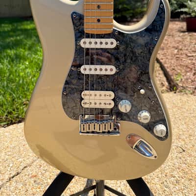 Fender US American Lone Star Stratocaster HSS with Maple Fretboard 1999 - Humbucker bridge - Shoreline Gold image 3