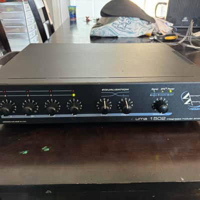 Peavey Architectural Acoustics UMA 1502 Integrated Modular Amplifier Commercial image 1