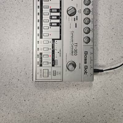 Cyclone Analogic TT-303 Bass Bot V1 2014 - Silver image 1