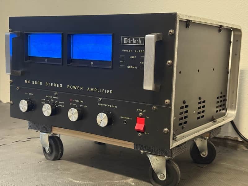 MCINTOSH MC2500 Stereo Power Amplifier