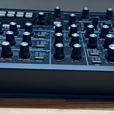 Novation Peak 8-Voice Desktop Synthesizer 2017 - Present - Black image 4