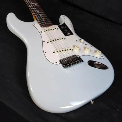 Fender American Vintage 1965 Stratocaster, Round-Lam Rosewood Fingerboard, Sonic Blue image 9