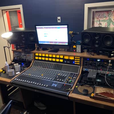 API 1608 16-Channel 8-Bus Recording Console (Loaded, 6 x 550A / 6 550B / 4x 560) 2010s - Black image 2