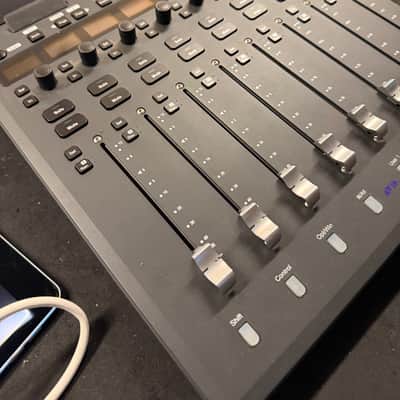 Avid S1 8-Fader EUCON Desktop Pro Tools Control Surface incl. iPad image 4