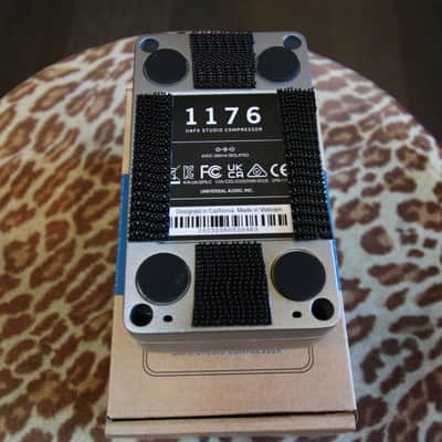 Universal Audio 1176 Studio Compressor 2023 - Present - Silver / Blue image 7