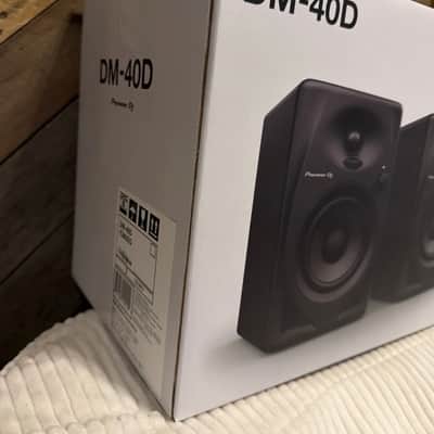 Pioneer DJ DM-40D 4" Two-Way Active Desktop Monitor System (Pair, Black) image 3