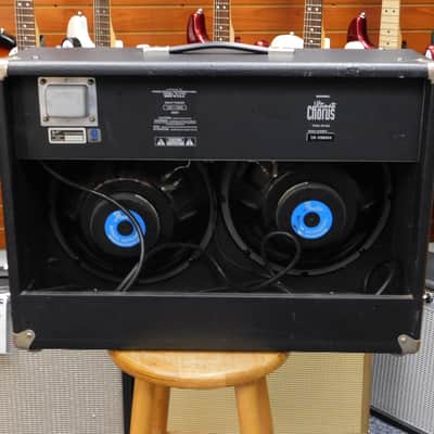 Fender Ultimate Chorus 2X12 Stereo Guitar Amplifier image 3