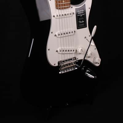 Fender Player Series Strat PF - BLK image 2