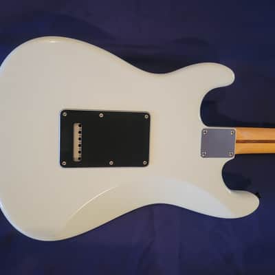 Fender American Standard Stratocaster with Rosewood Fretboard 2008 - 2016 - Olympic White image 7