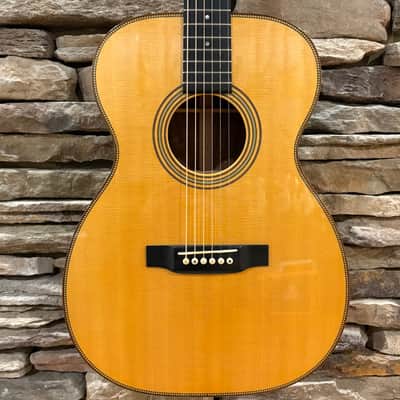 Martin Custom Shop 00-14F - Natural Spruce / Claro Walnut w/ Original Case image 2