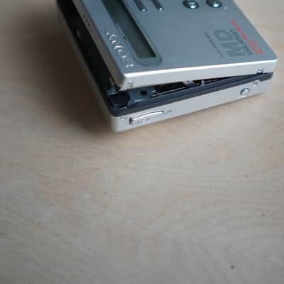 Sony Minidisc MZ-R70 2000 - Gray image 6