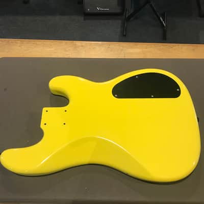 Warmoth P-Bass Body 2000s - Yellow image 3