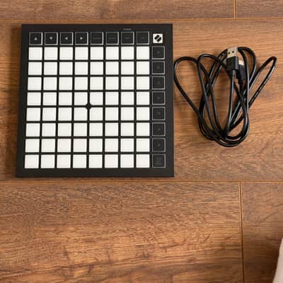 Novation Launchpad Mini MKIII Pad Controller 2019 - Present - Black image 6
