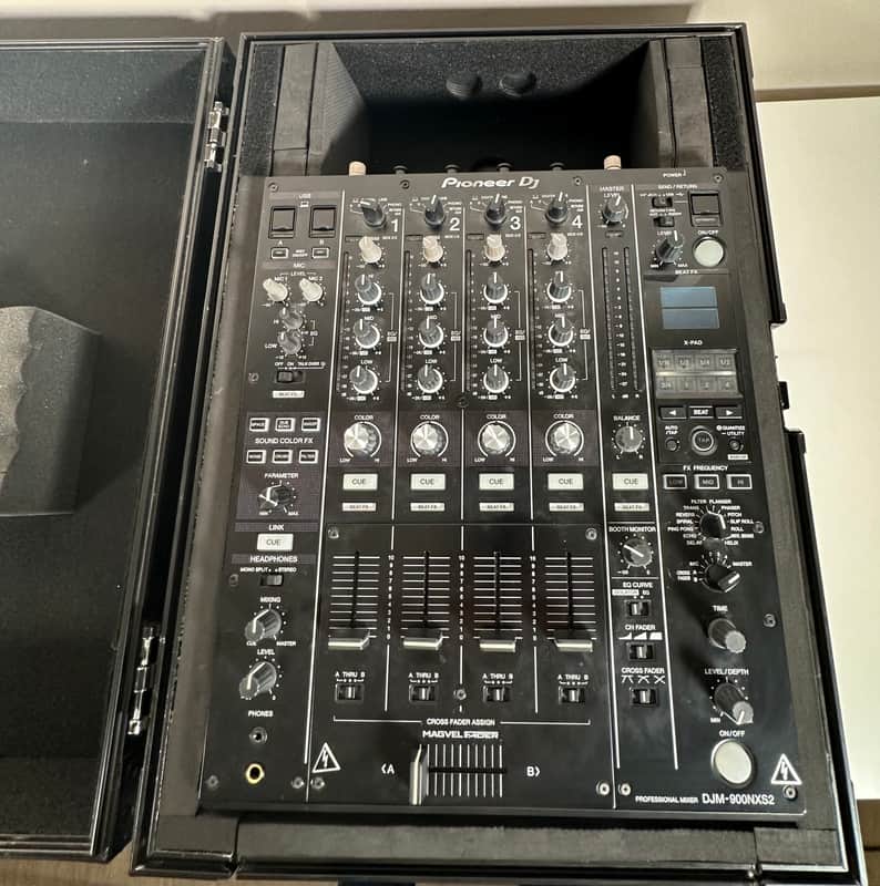 Pioneer DJM-900NXS2 4-channel DJ Mixer with Effects | Reverb