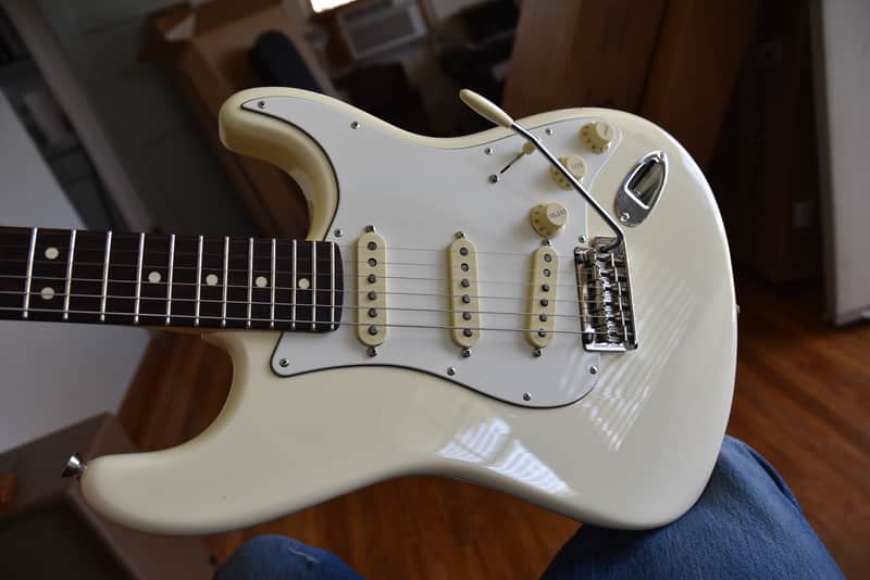 Fender American Professional Stratocaster, 2019, OHSC, Olympic White, Nice specimen