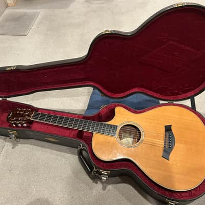 Taylor Grand Concert model acoustic guitar 2010 - natural gloss image 11