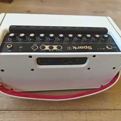 Positive Grid Spark 2 full bundle, battery and control x footswitch included image 4