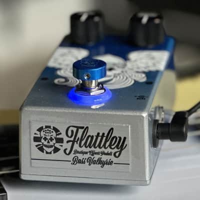 Flattley Guitar Pedals Bass Valkyrie - Vintage bass Chorus image 5