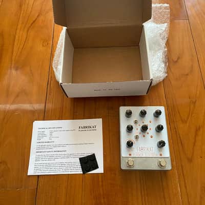 Pladask Elektrisk Fabrikat V3 - White (Discontinued) image 1