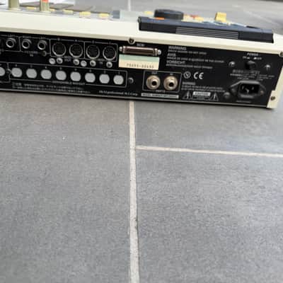 Akai MPC2000XL MIDI Production Center 2000 - 2005 - Grey image 6